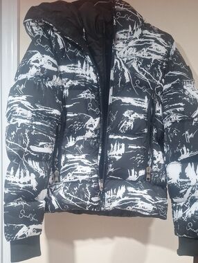 Black & White Graphic Puffer Jacket - Men